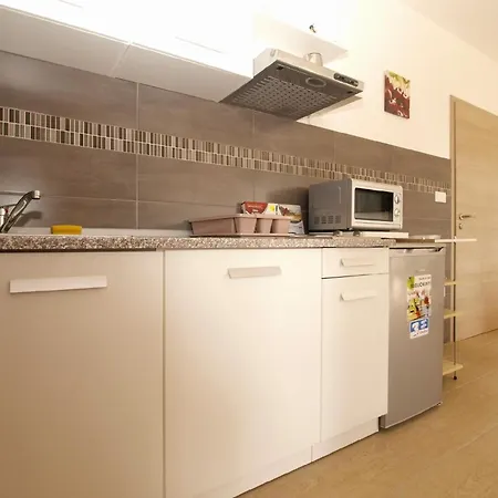 Apartment Fuer 3 Personen Ca 35 Qm In Liznjan, Istrien Suedkueste Von Istrien Liznjan